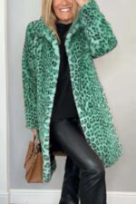 Féline Élégance | Manteau Léopard Douillet - Image 5