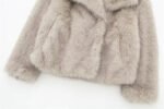 Clara | Cardigan Court en Fausse Fourrure - Image 14