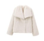 Clara | Cardigan Court en Fausse Fourrure - Image 6