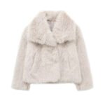 Clara | Cardigan Court en Fausse Fourrure - Image 10