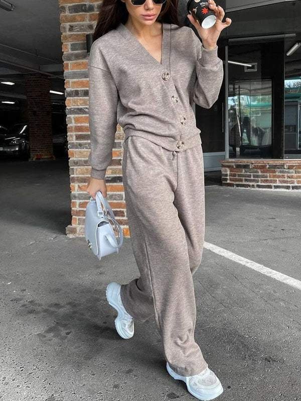Ensemble_Britta_marron_associ_des_accessoires_pour_un_style_raffin_._616194d8-2c60-4f21-b54a-272710518aa3.jpg Britta™ | Ensemble Casual Chic - Confort et Élégance au Quotidien - Image 1