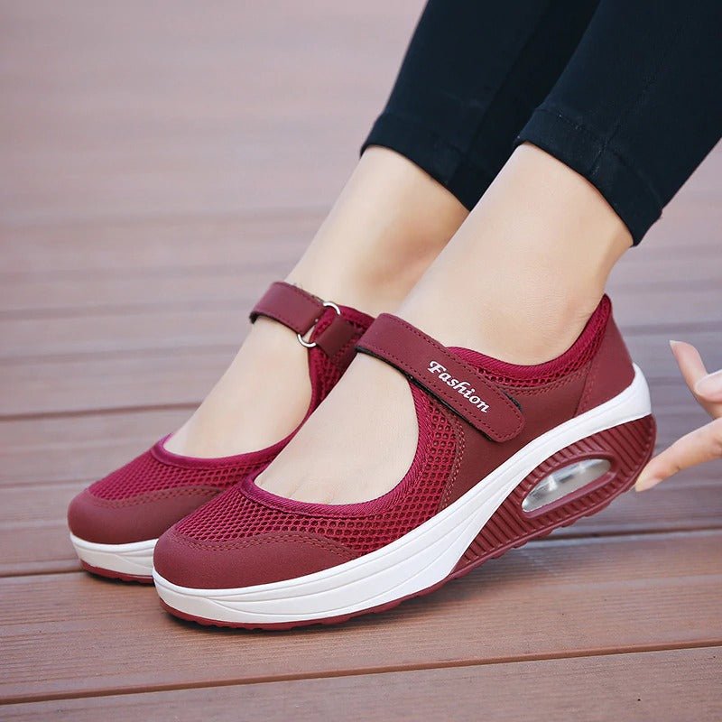 mode-femmes-chaussures-baskets-maille-lu_description-14_480x480_2x_848a0588-c652-4809-b21f-18376c8c4dde.jpg Fashion™ | Chaussures femme antidérapantes au maintien optimal et style épuré - Image 1